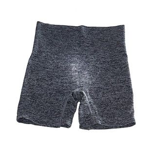 Gray colsie biker shorts size small